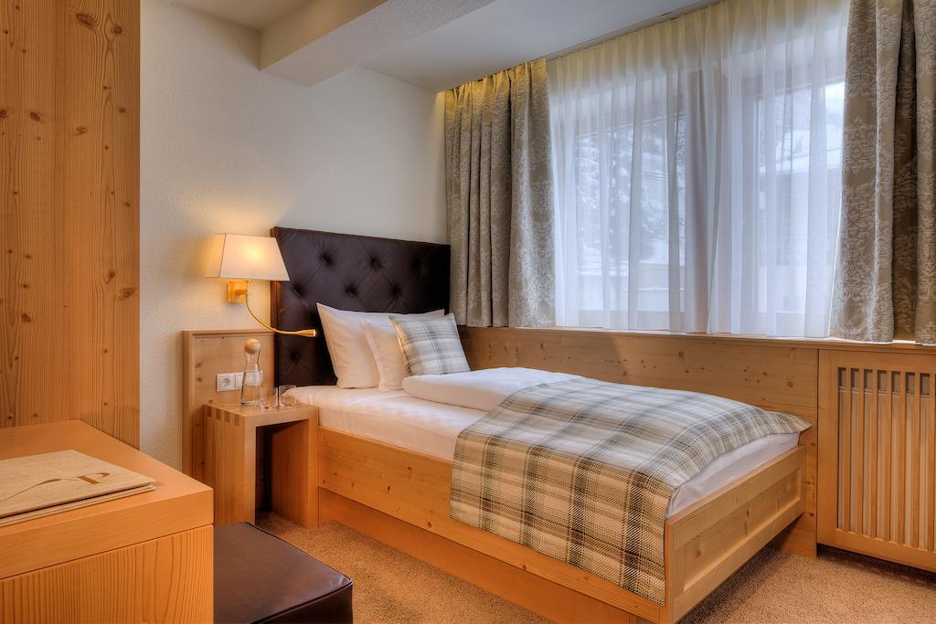 Hotel Palin ايشجل الغرفة الصورة
